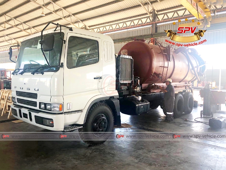 13,500 Litres Vacuum Jetting Tank SKD -9 13,500 Litres Vacuum Jetting Tank SKD -9